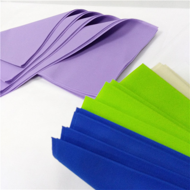  Environmental Disposable Waterproof TNT Non Woven Fabric Pre-cut Tablecloth
