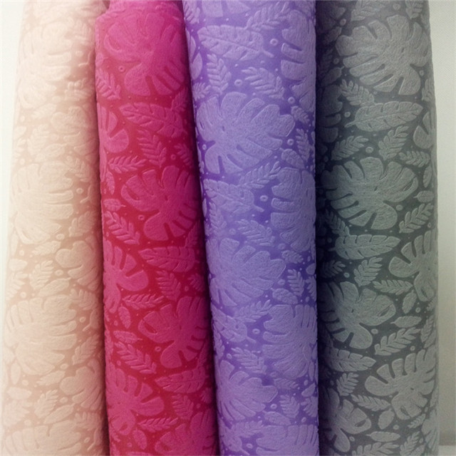  New Pattern Gift Packing Love Pattern Design Embossed Nonwoven Fabric