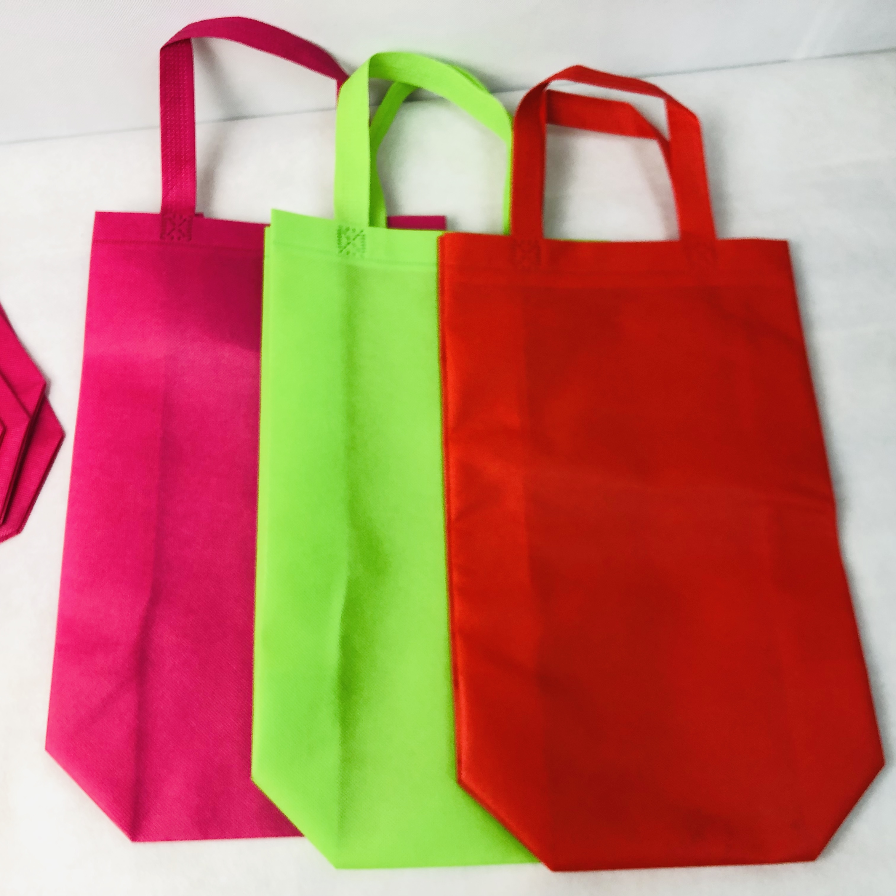 High Quantity Disposable Materials Polypropylene Spunbonded Fabric In Roll For Shopping Bag In China 